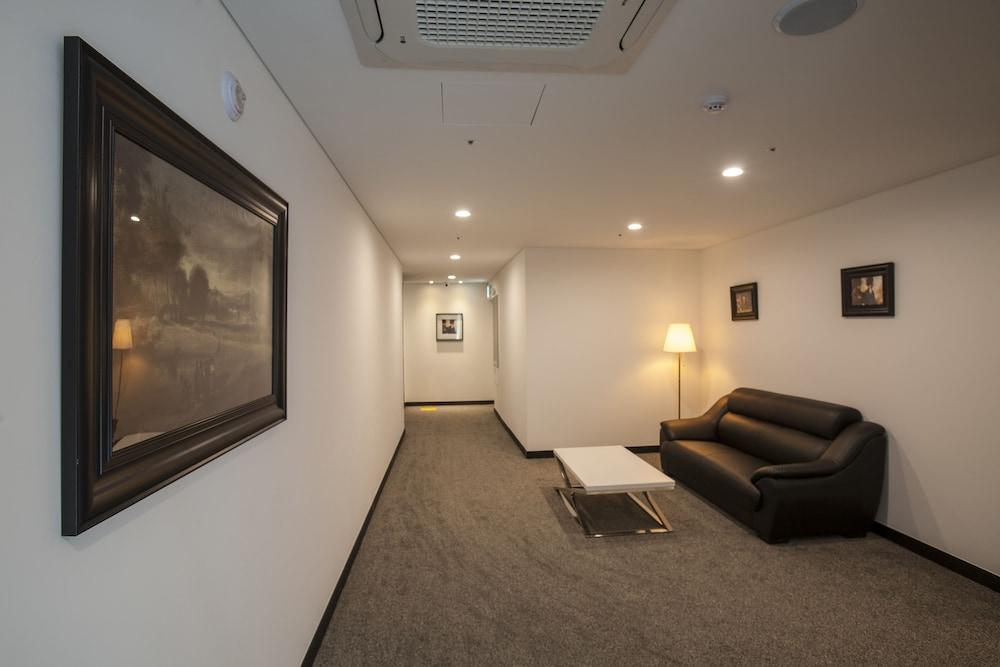 Gangneung Tourist Hotel