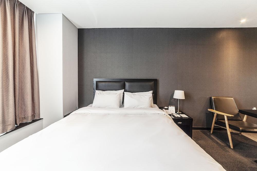 Gangneung Tourist Hotel