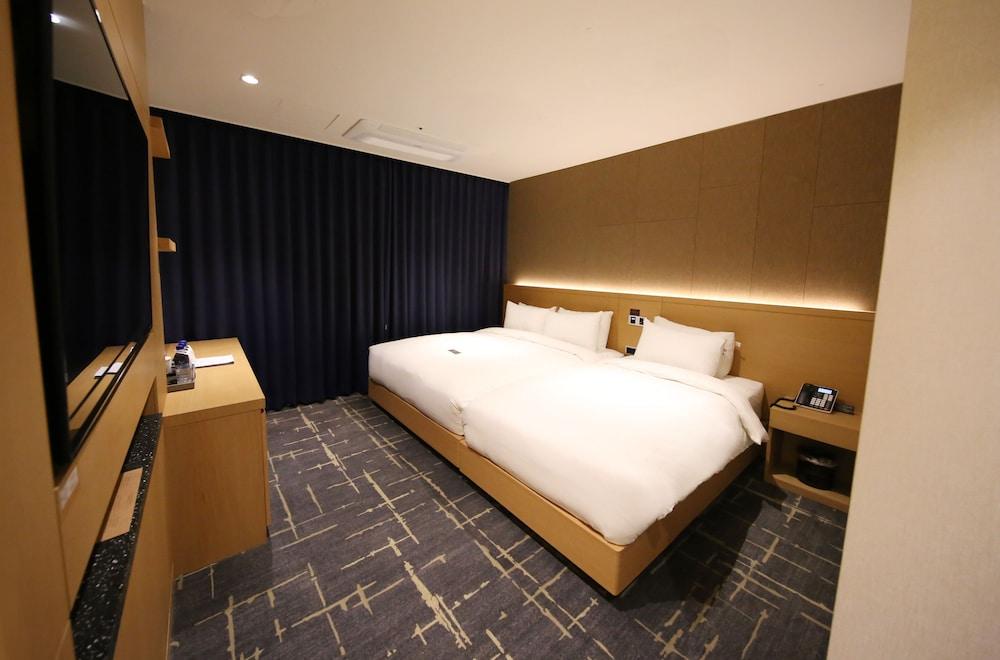 Sea Cruise Hotel