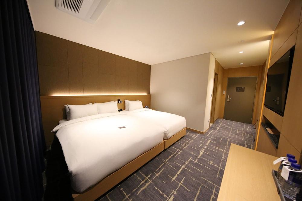 Sea Cruise Hotel