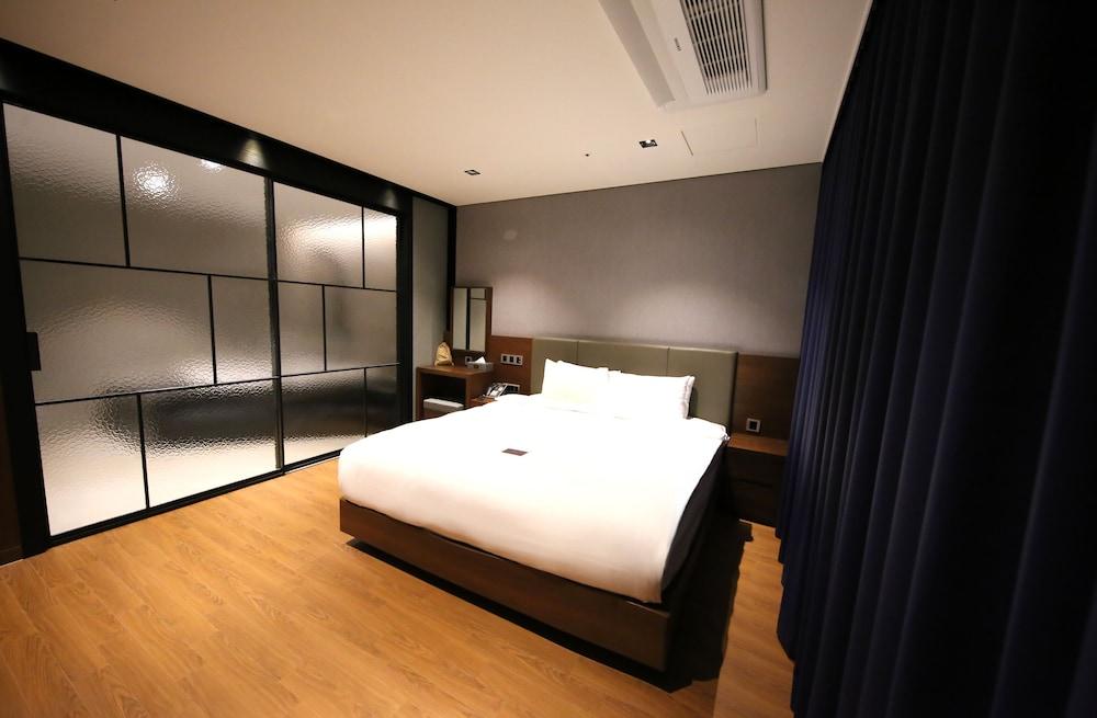Sea Cruise Hotel
