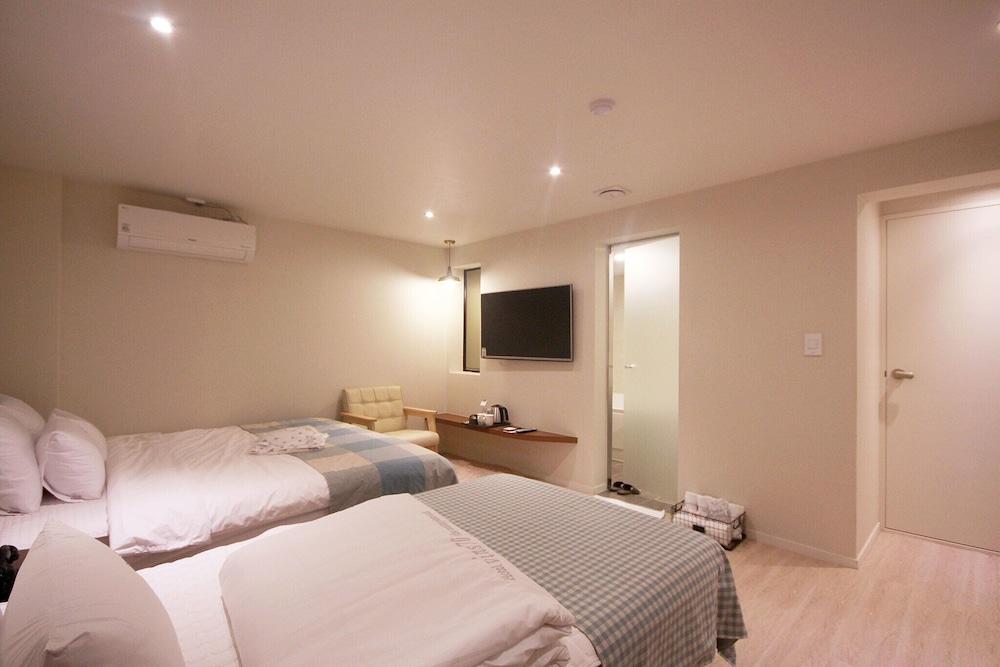 Vins 70 Hotel