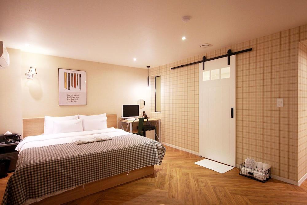 Vins 70 Hotel