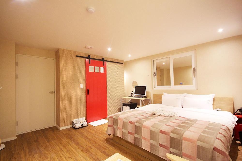 Vins 70 Hotel