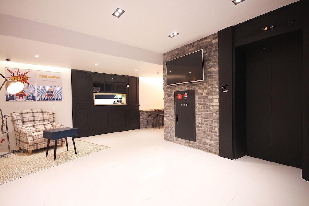 Vins 70 Hotel