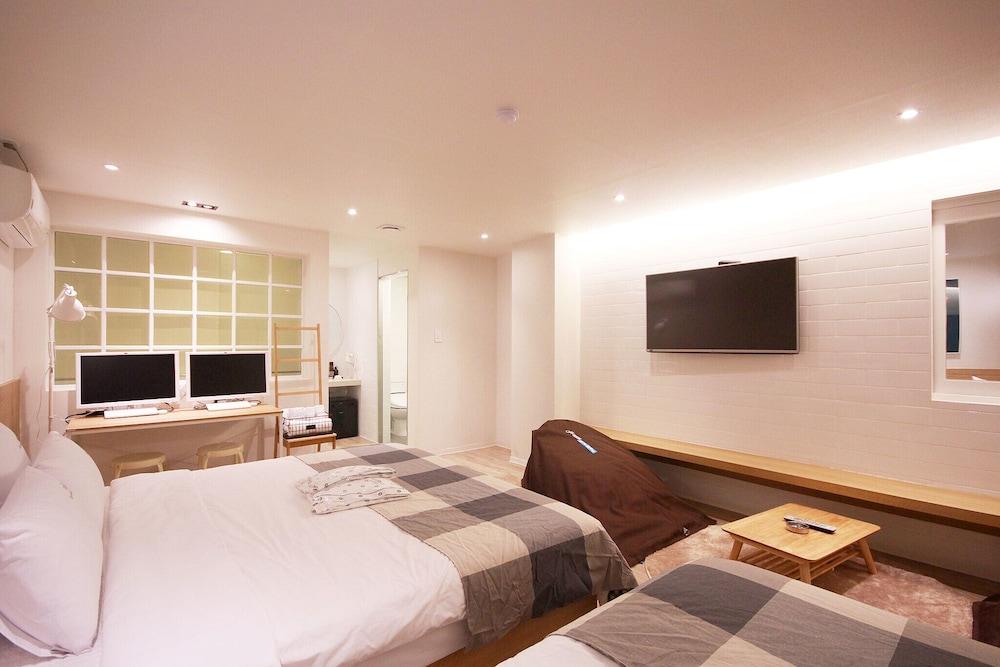 Vins 70 Hotel