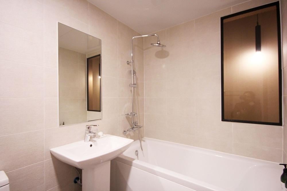 Vins 70 Hotel