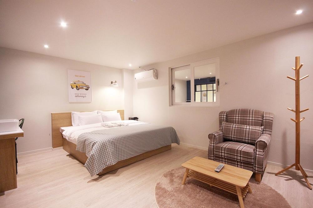 Vins 70 Hotel