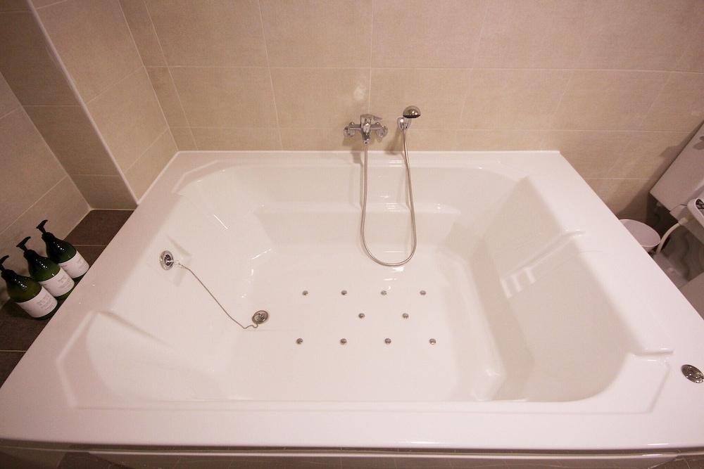 Vins 70 Hotel
