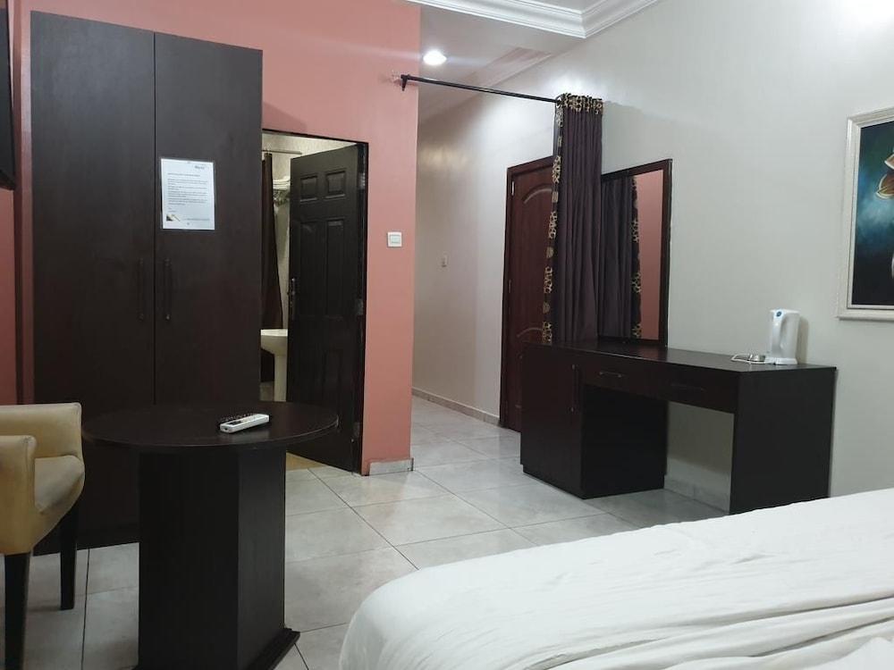 Meritz Hotels And Suites