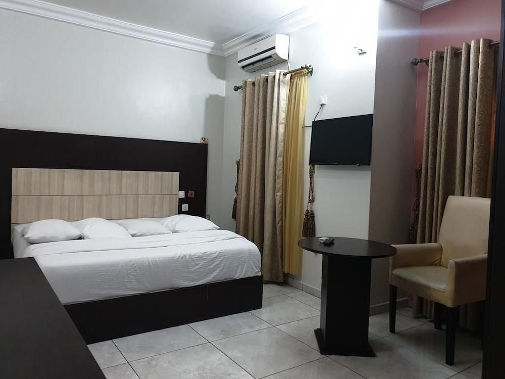 Meritz Hotels And Suites