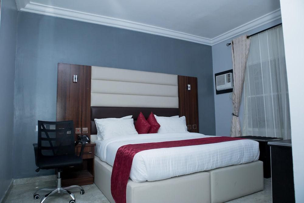 Meritz Hotels And Suites