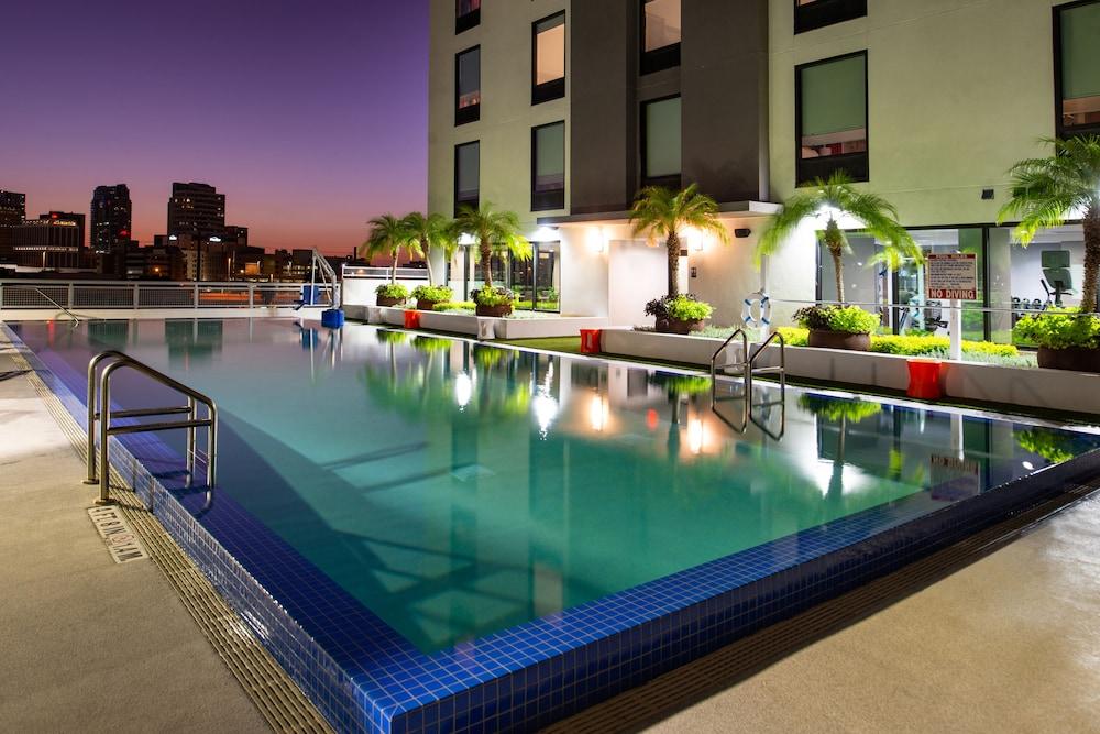 HOME 2 S by Hilton Tampa Downtown Channel District
