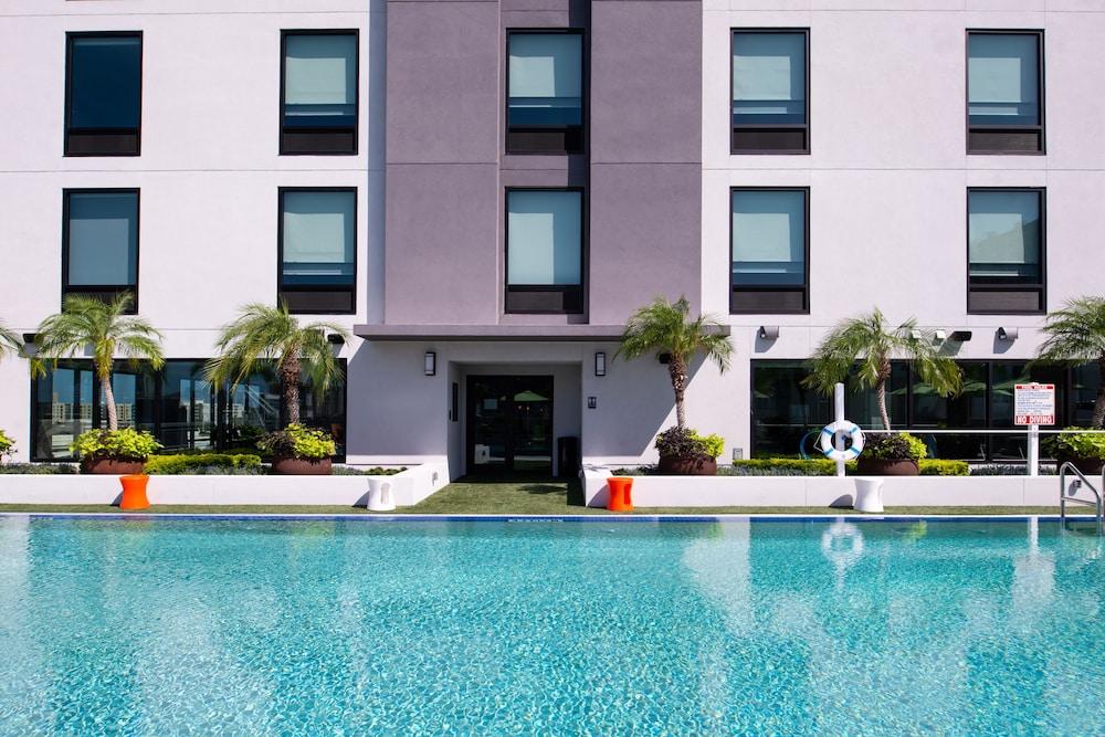 HOME 2 S by Hilton Tampa Downtown Channel District