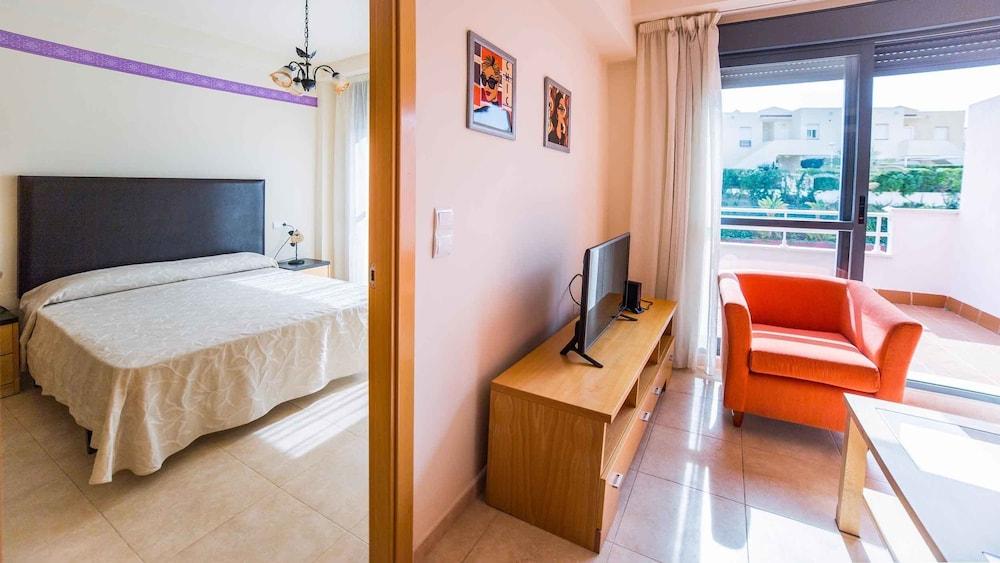 Apartamentos Adaria Vera