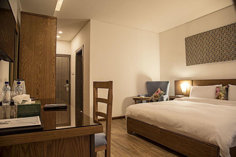 Sierra Palms Resort