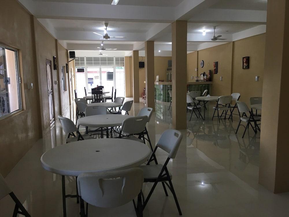 Sarteneja Inn