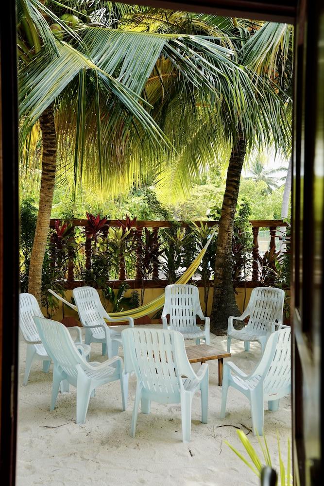 Veli Beach Inn
