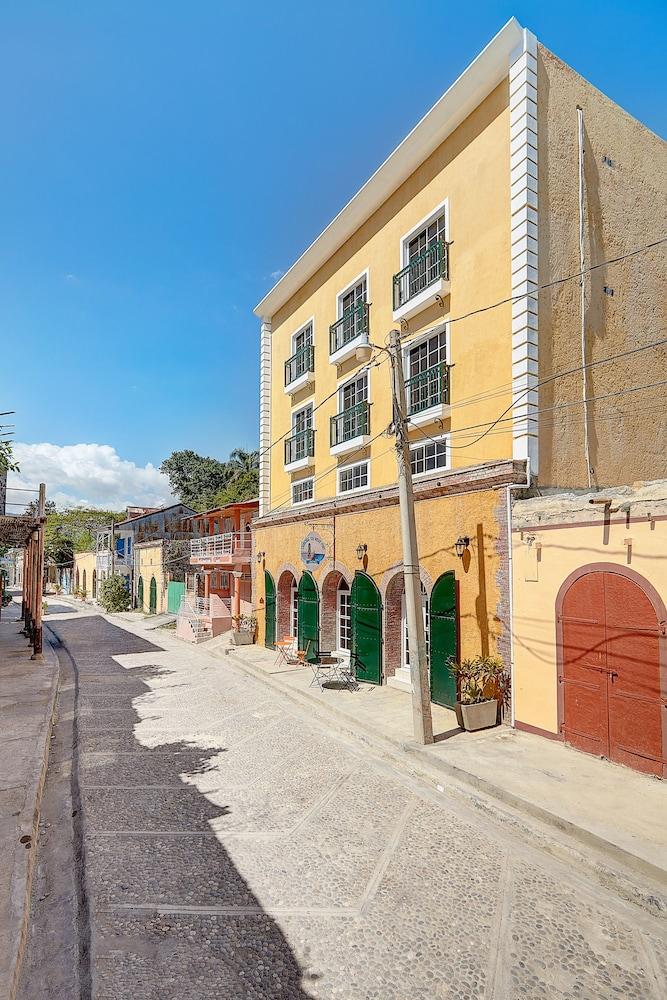 L'auberge Du Vieux Port