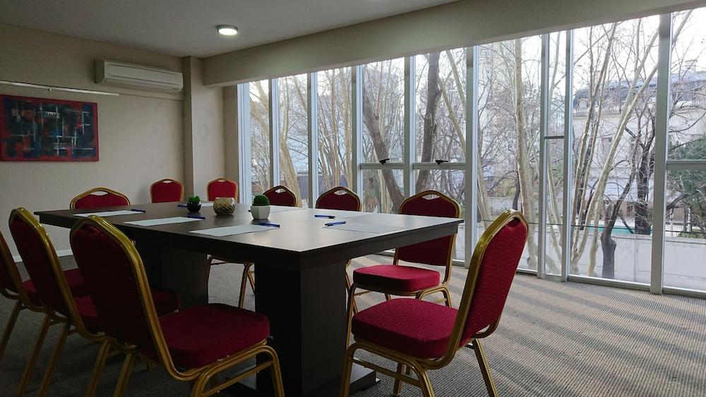 Days Inn La Plata