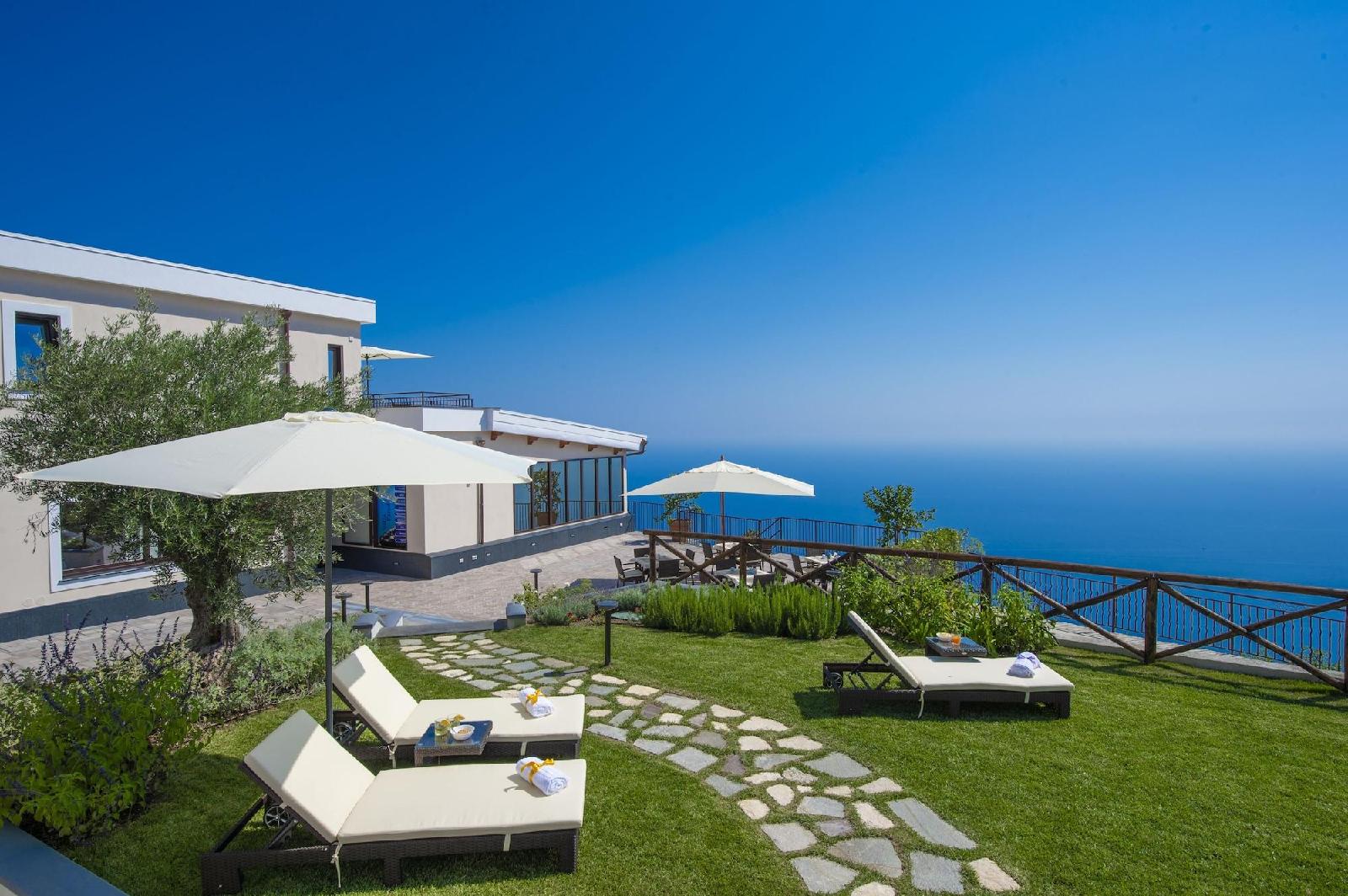 Villa Paradise Resort