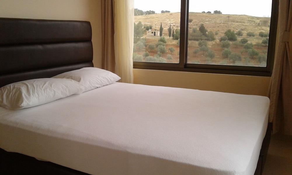 Town Of Nebo Hotel