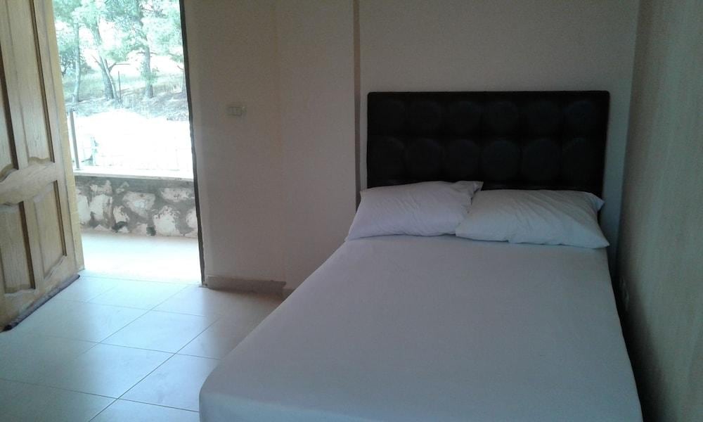 Town Of Nebo Hotel