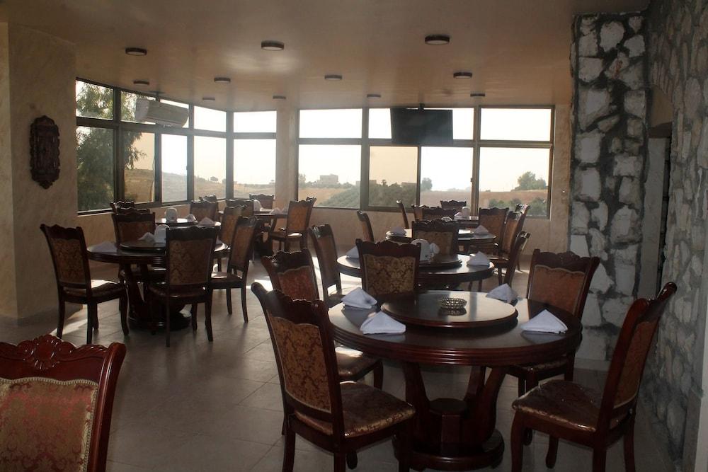 Town Of Nebo Hotel
