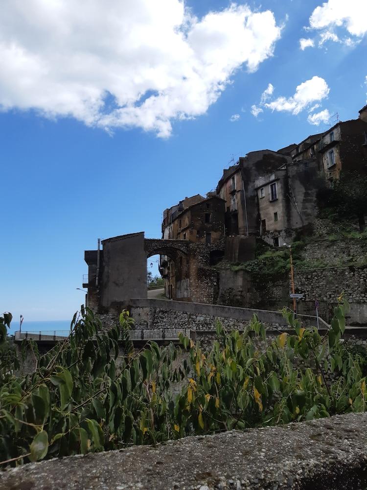 B & B Stillachiara