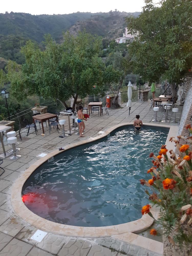 B & B Stillachiara