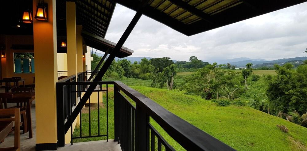 Baan Sakuna Resort