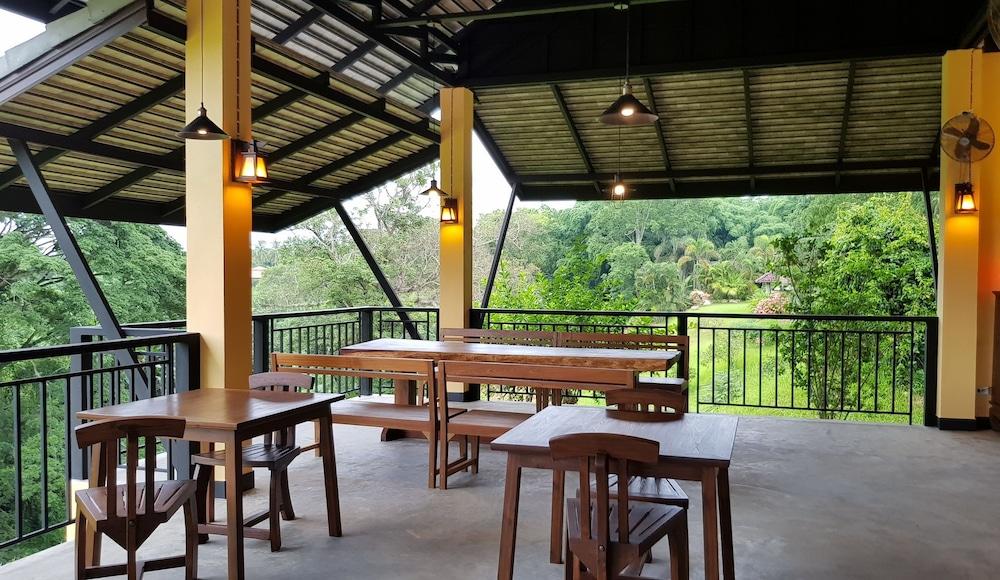 Baan Sakuna Resort