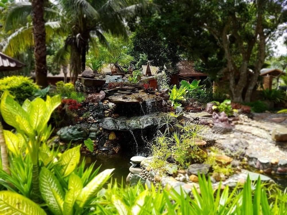 Baan Sakuna Resort