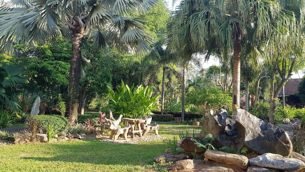 Baan Sakuna Resort