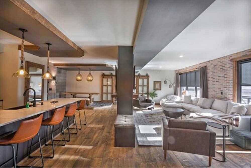 Hotel Crosby