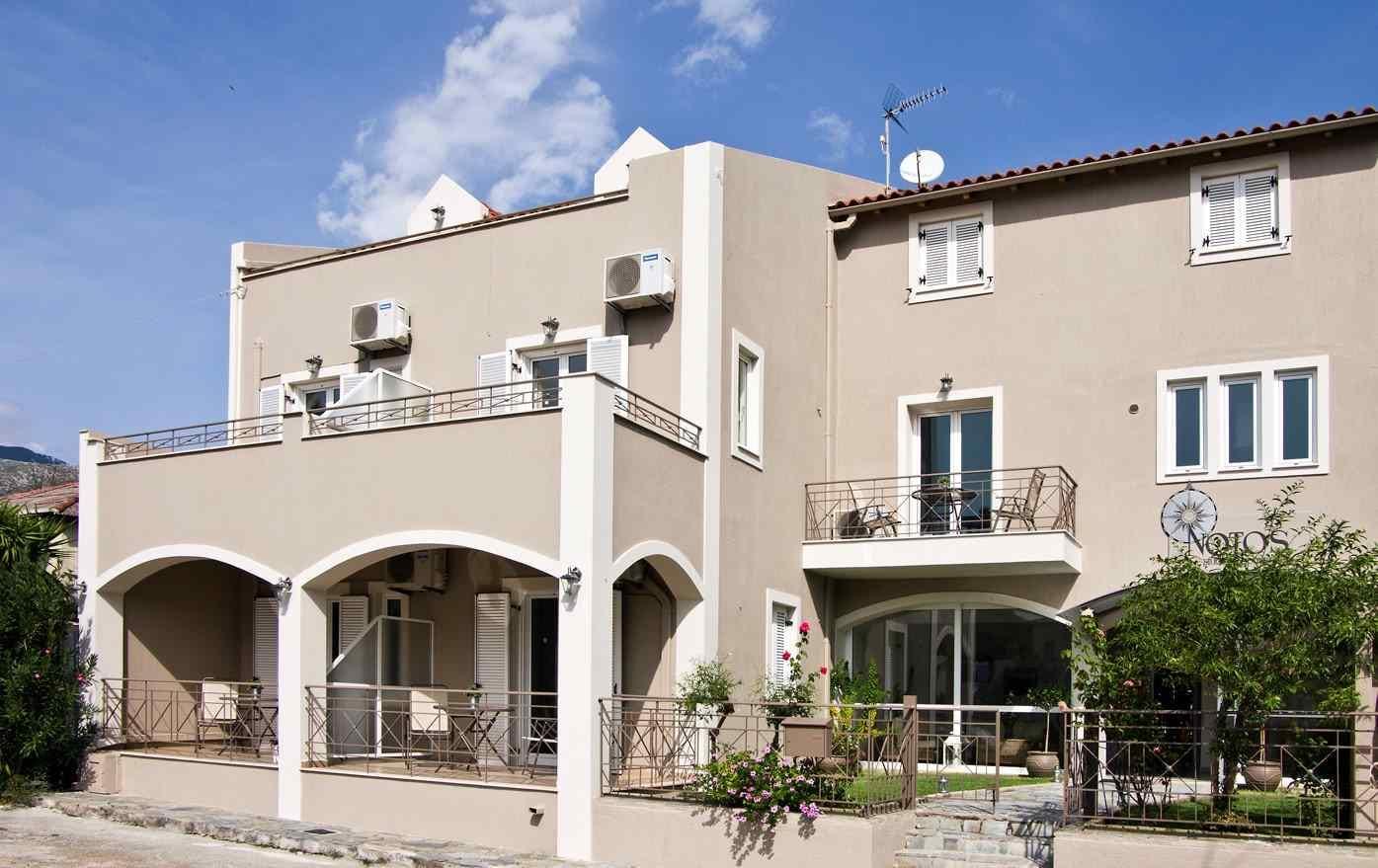 Notos Studios & Apartments
