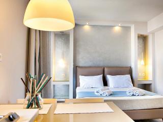 Notos Studios & Apartments