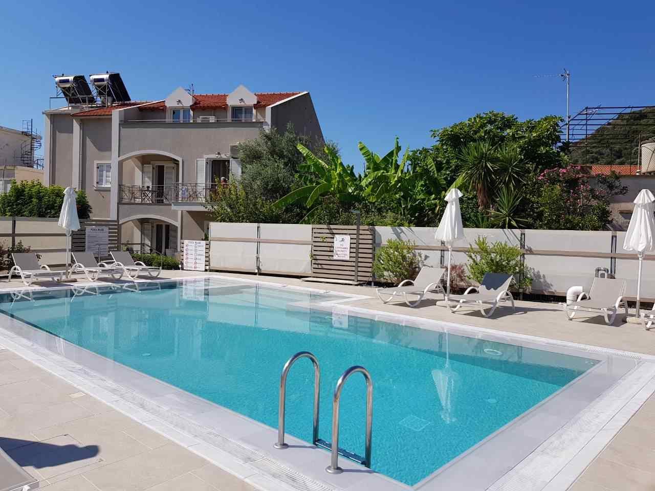Notos Studios & Apartments