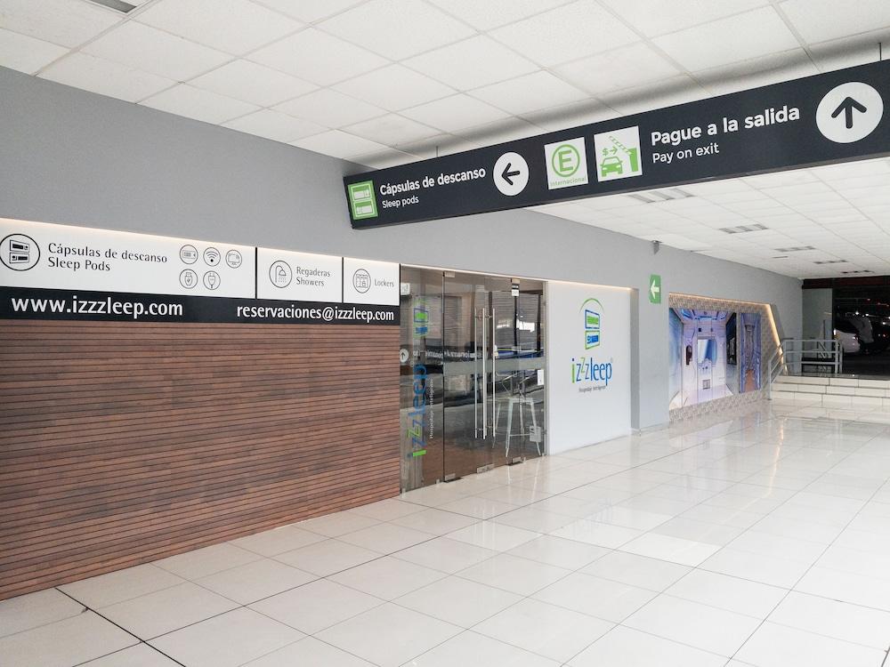 Izzzleep Aeropuerto Terminal 1