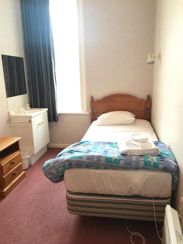 Criterion Club Hotel