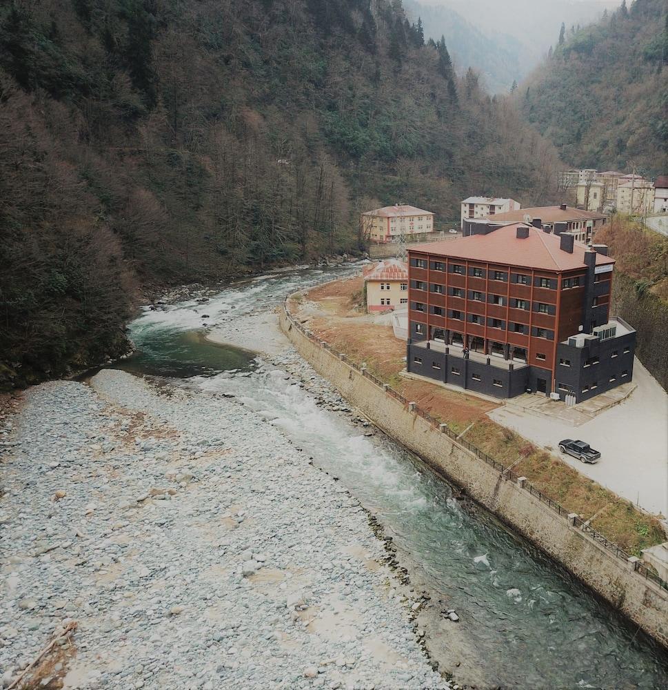 Yamanturk Ogretmenevi