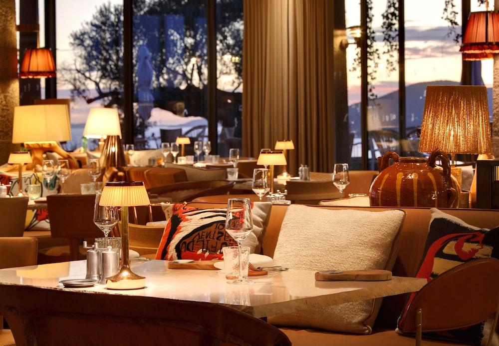 Lily Of The Valley Hotel