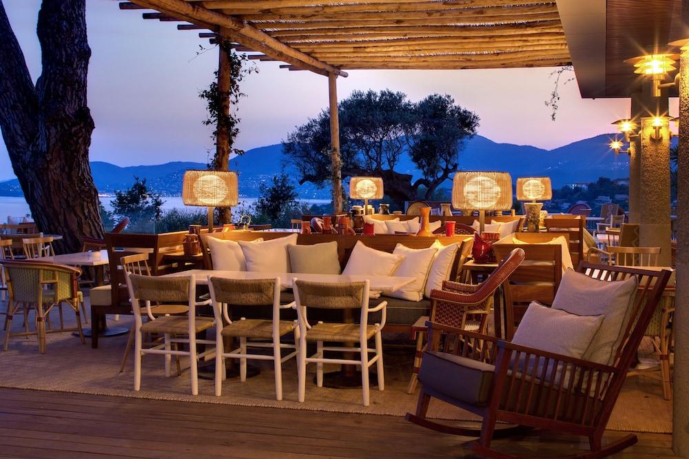 Lily Of The Valley Hotel