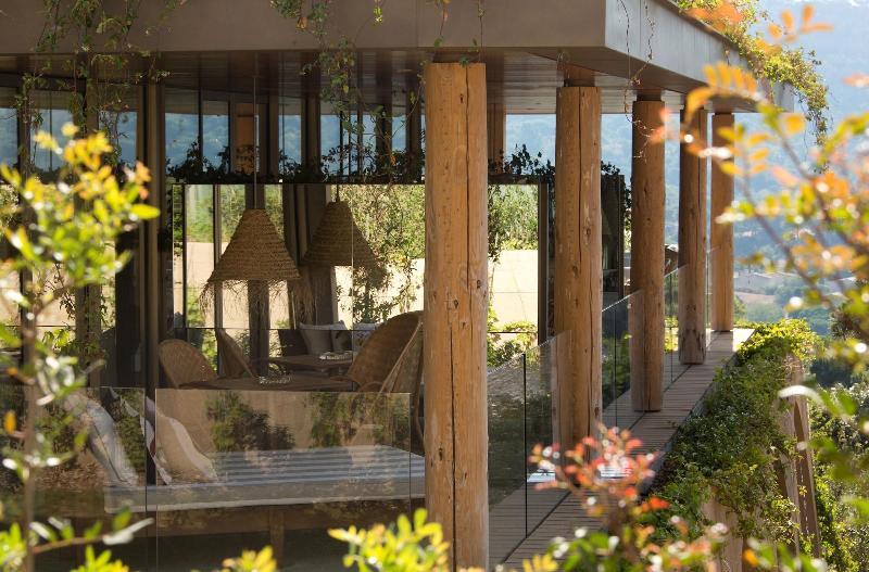 Lily Of The Valley Hotel