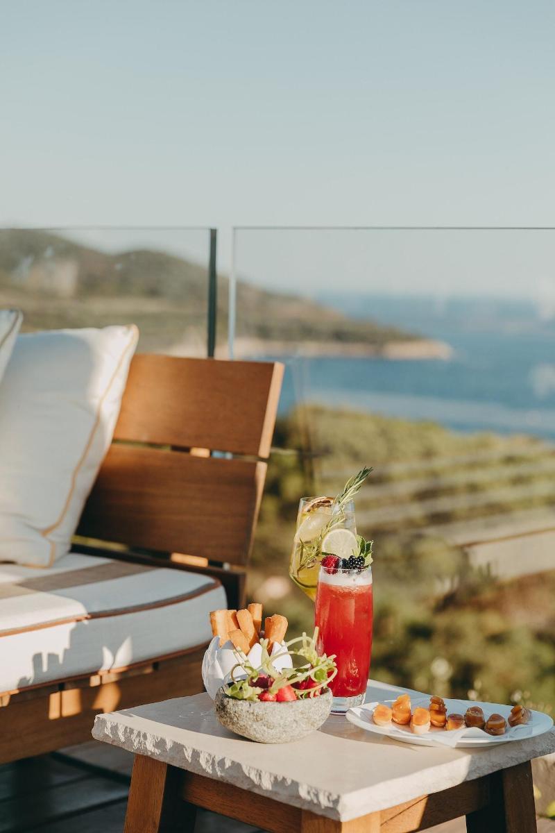 Lily Of The Valley Hotel