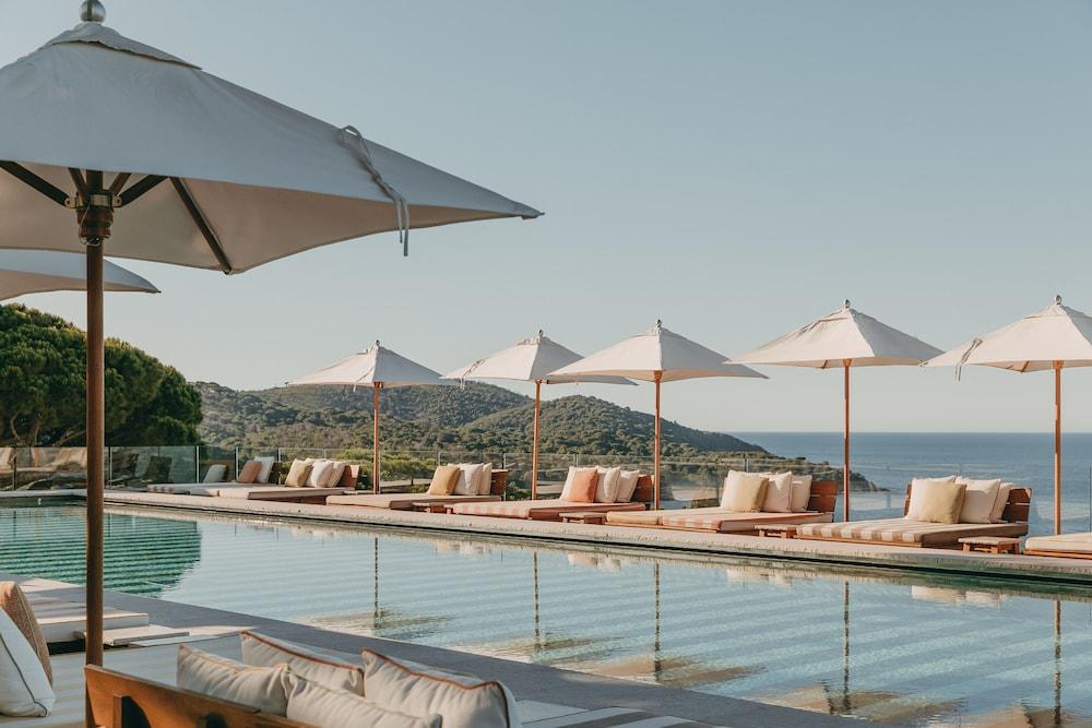Lily Of The Valley Hotel