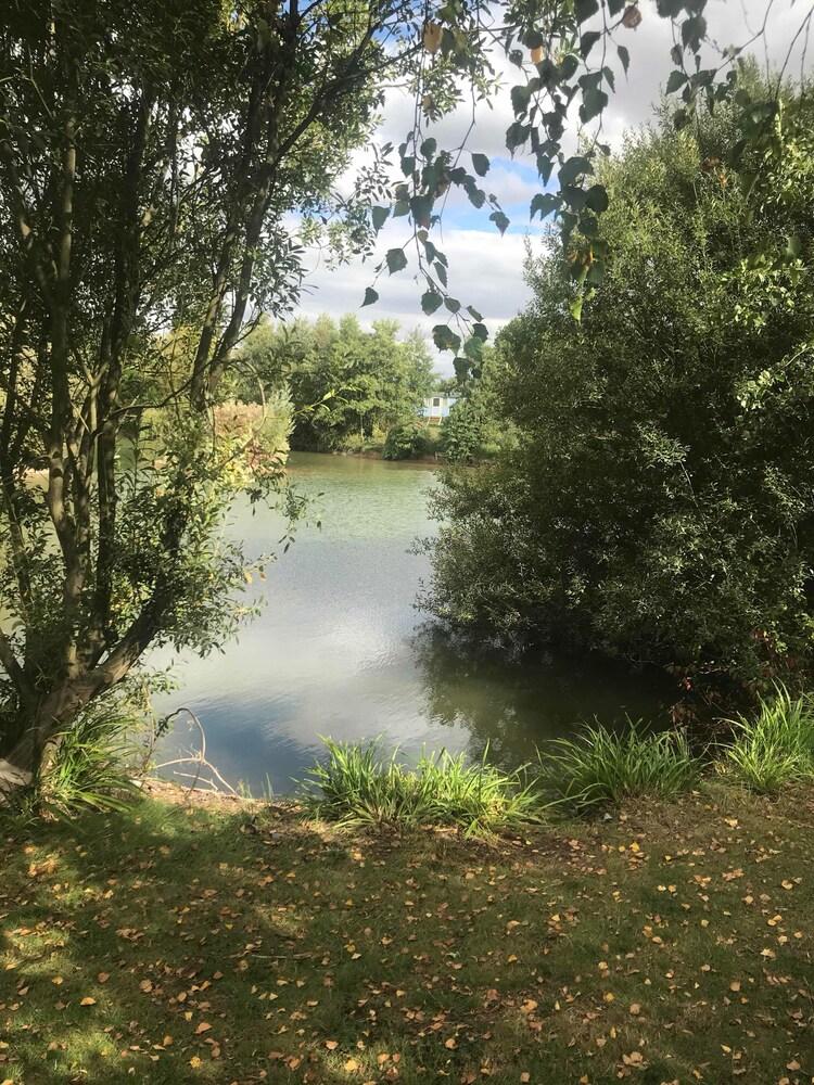 Elton Barn Fishery & Retreat