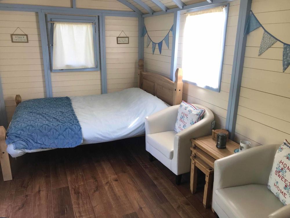 Elton Barn Fishery & Retreat