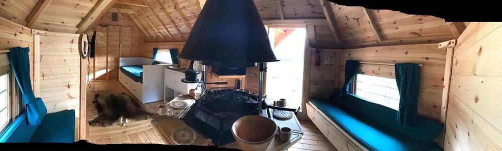 Elton Barn Fishery & Retreat