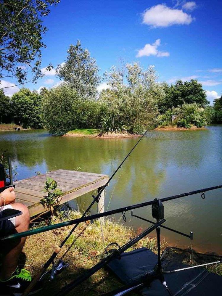 Elton Barn Fishery & Retreat